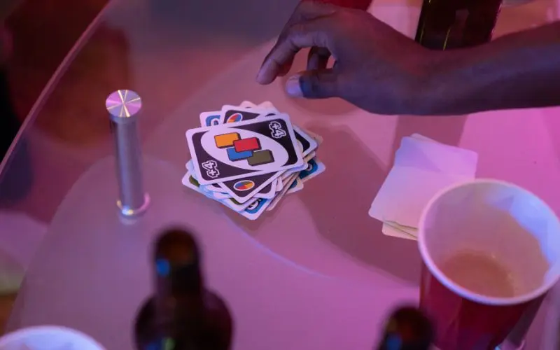 Bí kíp giúp bạn chơi bài Uno dễ thắng
